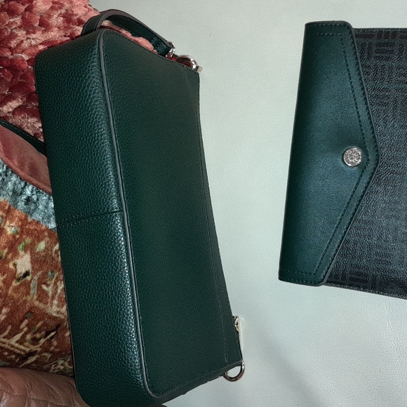 🌺ANNE KLEIN HUNTER GREEN Crossbody with REMOVABLE SMALLER PURSE - Picture 5 of 13